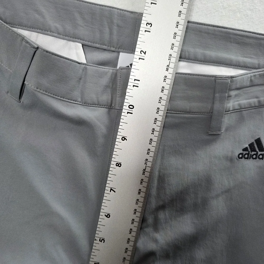 ADIDAS  PERFORMANCE GOLF SHORTS MEN'S SIZE 32 GRAY  NWT GU2681